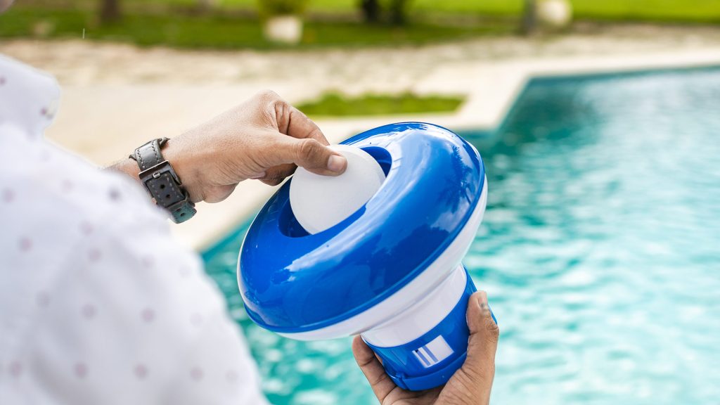 Swimming pool cleaning equipment